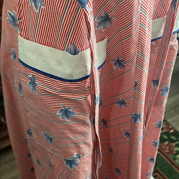 Chic Red Dress with Blue Floral Accents - Picture 6 of 6